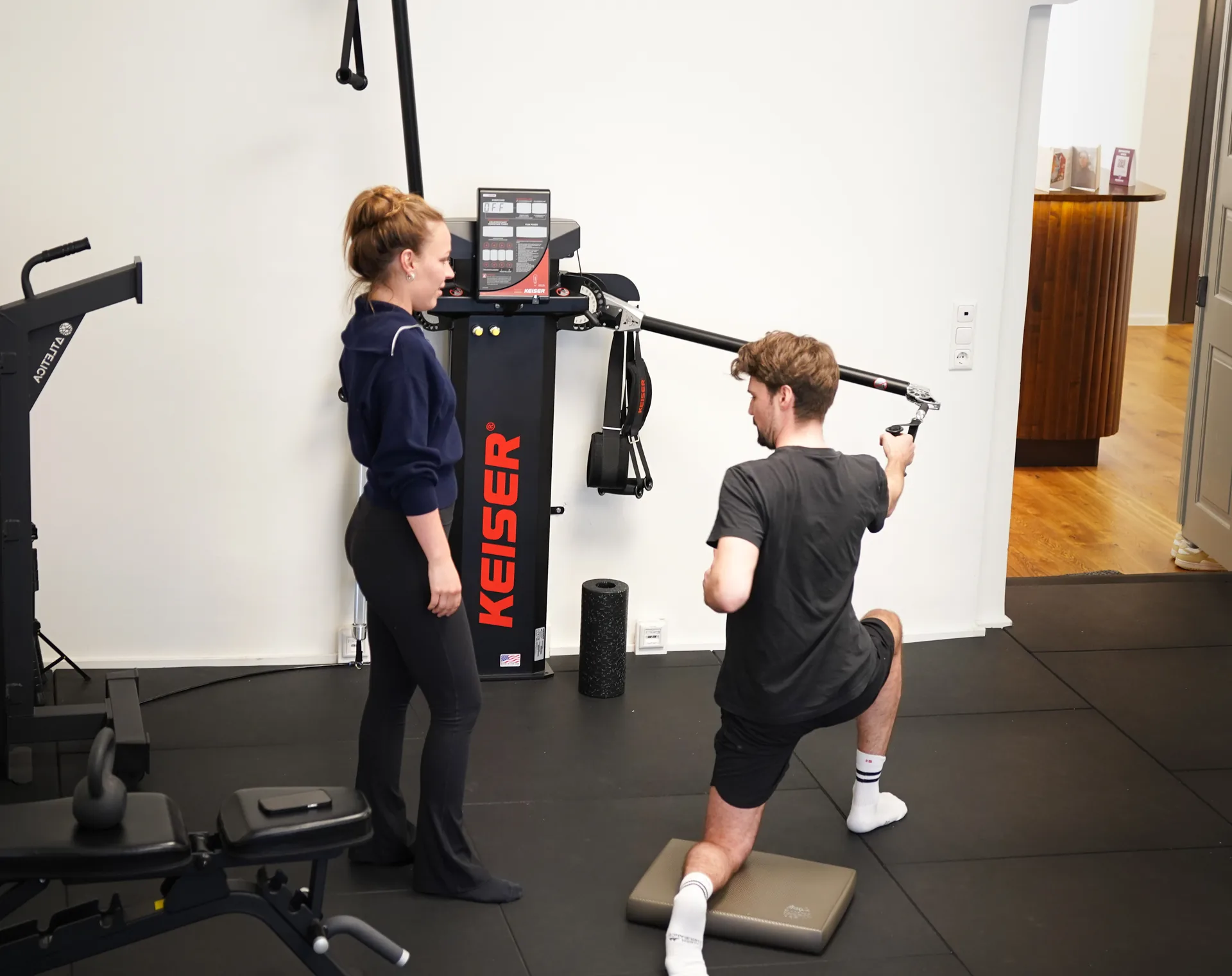 1:1 Personal Training mit Coach in der Privatpraxis Nessenius Therapie München